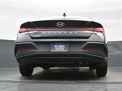 Used 2024 Hyundai Elantra SE FWD image 27