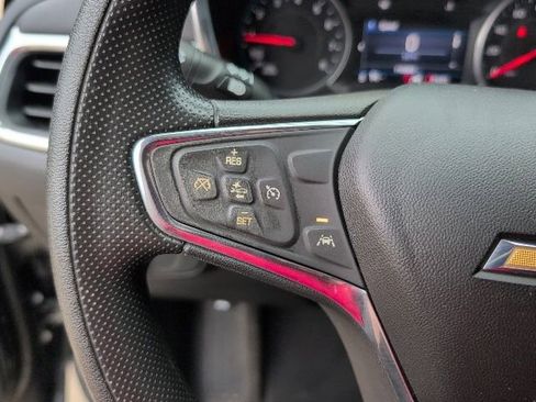 Used 2020 Chevrolet Equinox LT image 18