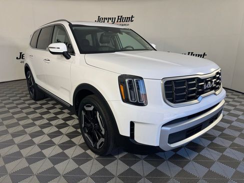 Used 2025 Kia Telluride S FWD image 6