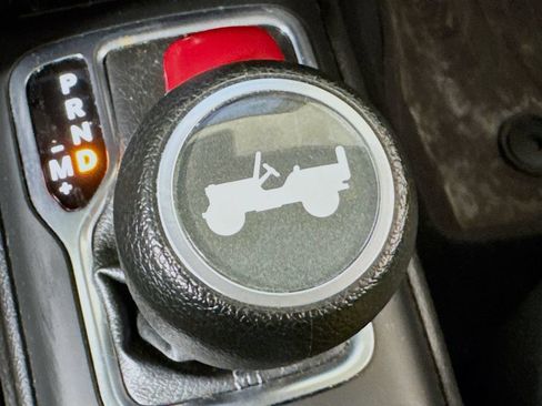 Used 2024 Jeep Wrangler Unlimited AWD/4WD image 15