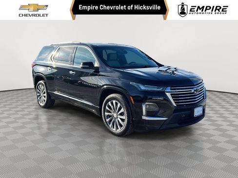Used 2023 Chevrolet Traverse Premier AWD/4WD image 1