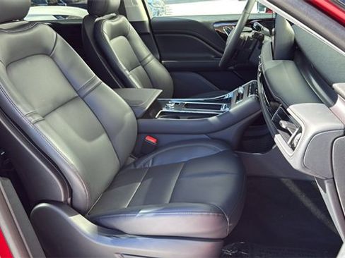 New 2025 Lincoln Aviator AWD image 10