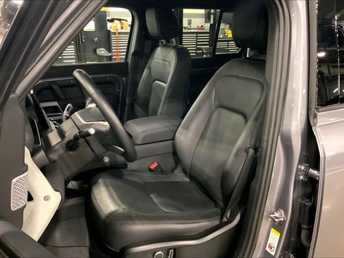 Used 2023 Land Rover Defender 130 SE AWD/4WD image 7