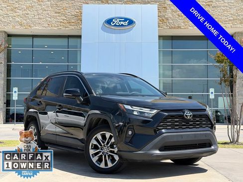 Used 2023 Toyota RAV4 XLE Premium FWD image 1