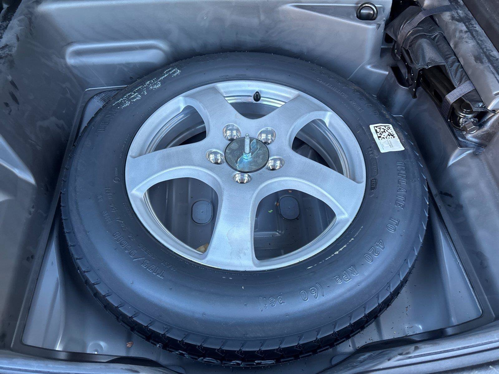 Used 2023 Jeep Grand Cherokee Laredo RWD image 35