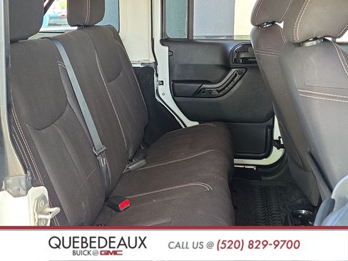 Used 2015 Jeep Wrangler Unlimited Rubicon w/ Dual Top Group AWD/4WD image 27