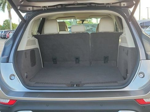 Used 2018 Lincoln MKC Reserve w/ Lincoln MKC Climate Package FWD image 10