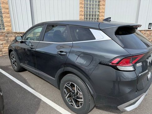 Used 2023 Kia Sportage LX AWD/4WD image 5