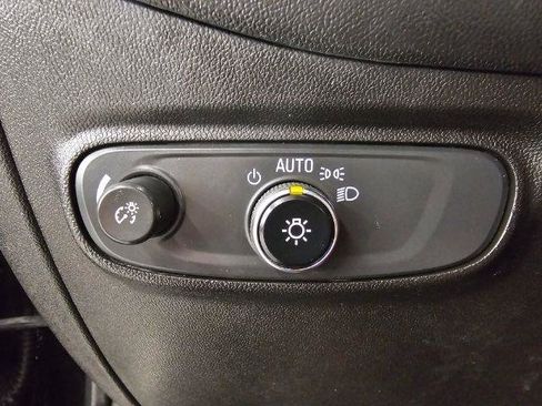 Used 2021 Chevrolet Equinox LT AWD/4WD image 14