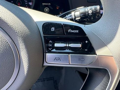 Used 2022 Hyundai Elantra SEL FWD image 21