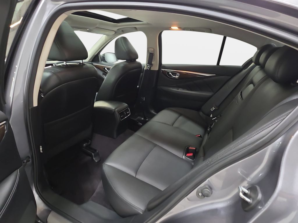 Used 2019 INFINITI Q50 Luxe w/ Essential Package (3.0T Luxe) AWD/4WD image 10