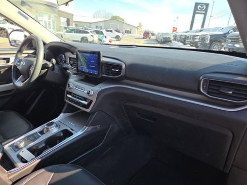 Used 2022 Ford Explorer XLT w/ Equipment Group 202A image 15