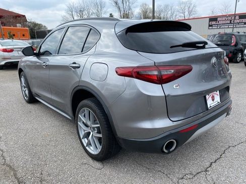 Used 2018 Alfa Romeo Stelvio Ti Sport image 4