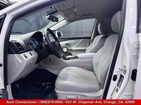Used 2015 Toyota Venza LE FWD image 6