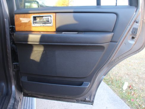 Used 2014 Lincoln Navigator 2WD w/ Equipment Group 101A image 35