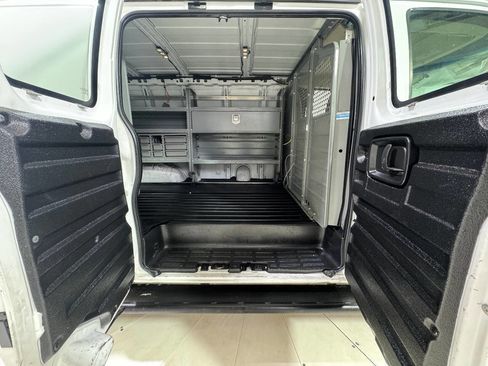 Used 2017 GMC Savana 2500 image 45