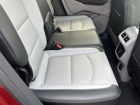 Used 2023 GMC Terrain SLT AWD/4WD image 16