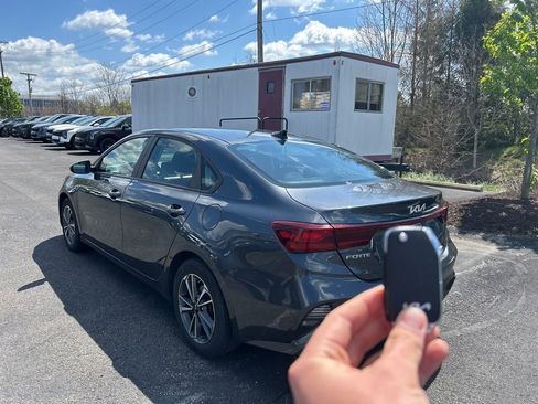 Used 2023 Kia Forte LXS FWD image 4