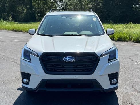 Used 2022 Subaru Forester Premium AWD/4WD image 2