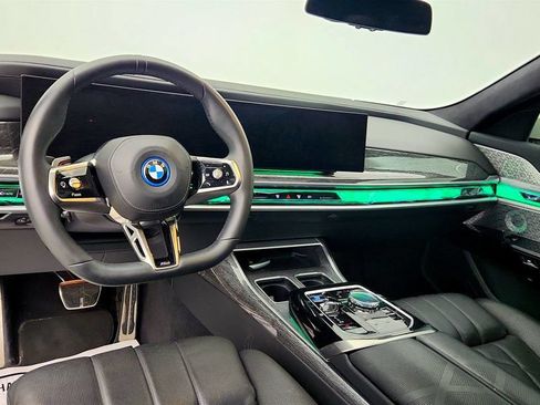 Used 2023 BMW i7 xDrive60 AWD/4WD image 12