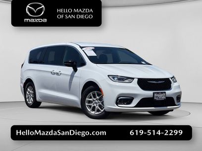 Used 2024 Chrysler Pacifica Touring