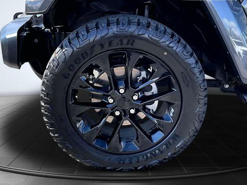 Used 2021 Jeep Wrangler Unlimited Sahara w/ Cold Weather Group AWD/4WD image 8
