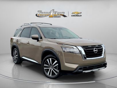 Used 2024 Nissan Pathfinder Platinum