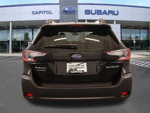 Used 2025 Subaru Outback Premium AWD/4WD image 4