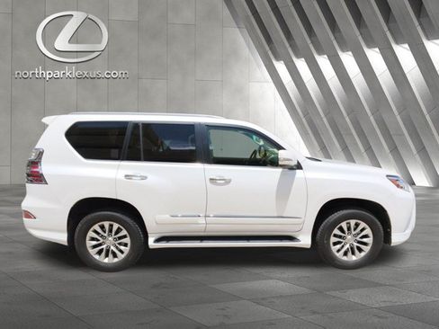 Used 2016 Lexus GX 460 w/ Premium Package AWD/4WD image 4