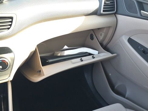 Used 2019 Hyundai Tucson SE w/ Cargo Package image 16