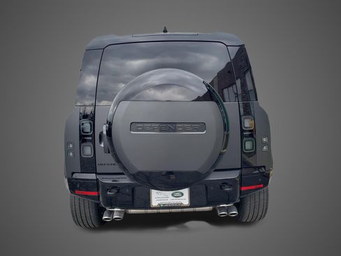 New 2026 Land Rover Defender 110 X-Dynamic SE image 6