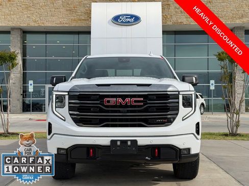 Used 2024 GMC Sierra 1500 AT4 w/ Technology Package AWD/4WD image 2
