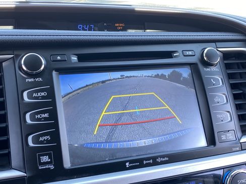 Used 2017 Toyota Highlander Limited w/ Carpet Mat Package AWD/4WD image 23