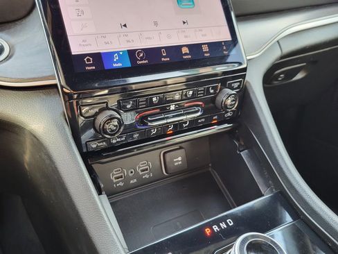 Used 2024 Jeep Grand Cherokee L Limited w/ Luxury Tech Group II image 29