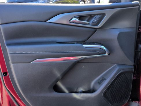 Used 2025 Chevrolet Traverse LT w/ Midnight/Sport Edition image 14