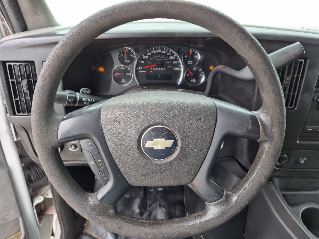 Used 2013 Chevrolet Express 2500 RWD image 11