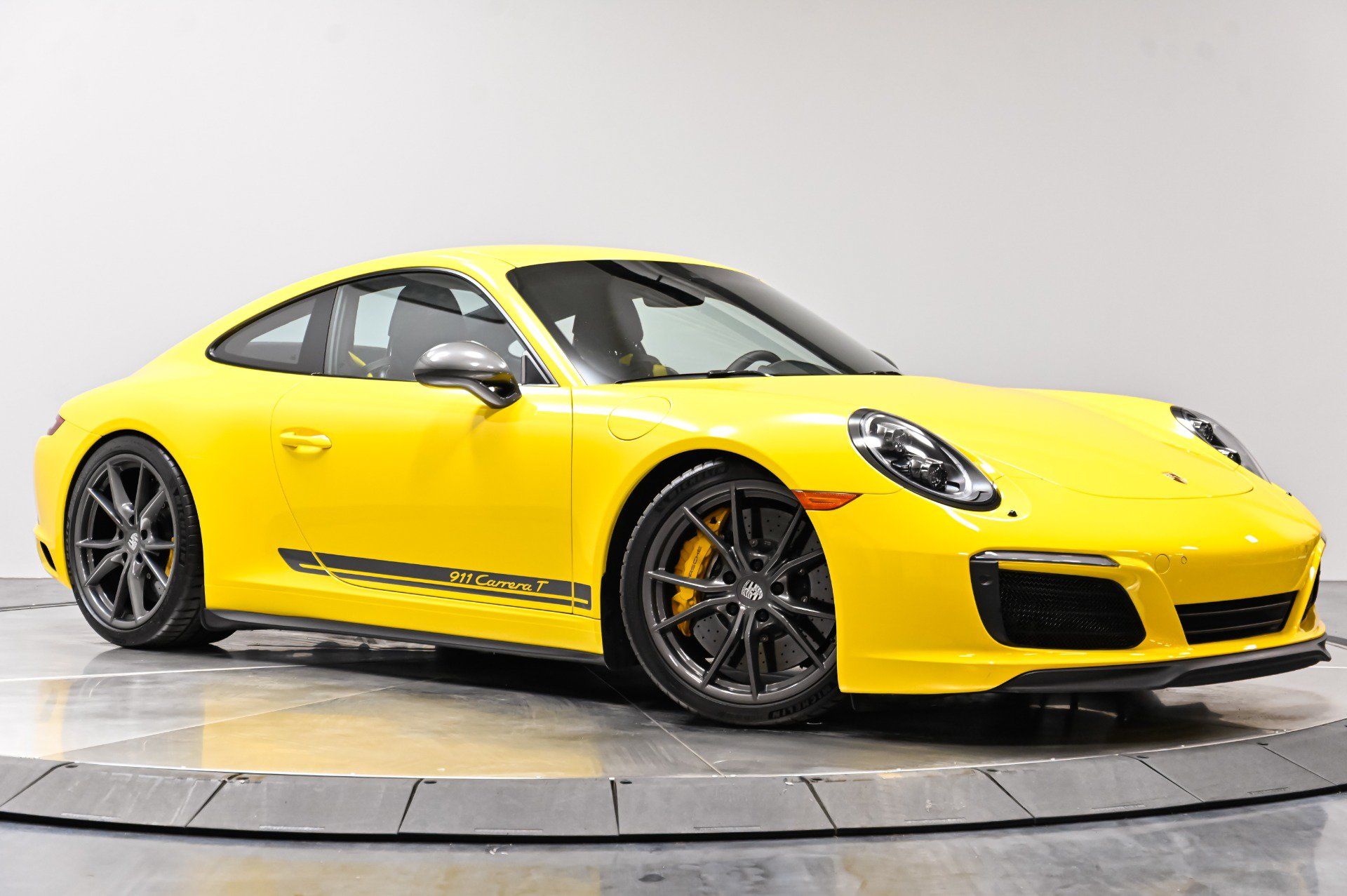 Used 2018 Porsche 911 Carrera T RWD image 30
