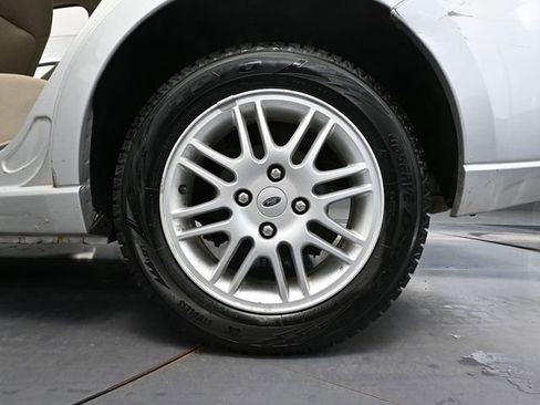 Used 2011 Ford Focus SE w/ 201A Rapid Spec Order Code FWD image 12