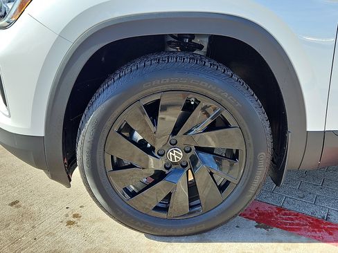 New 2026 Volkswagen Atlas SE image 6