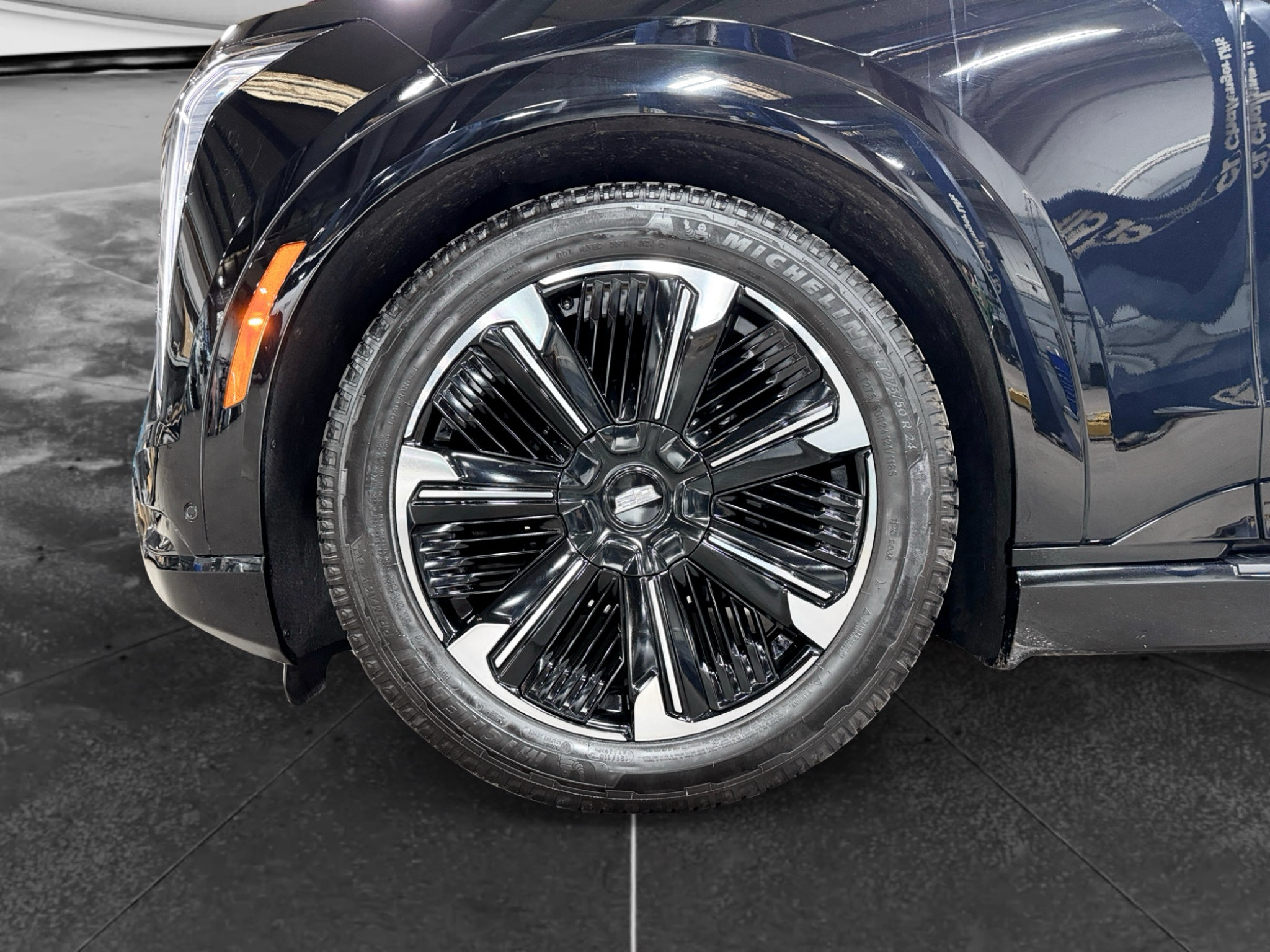 Used 2025 Cadillac Escalade IQ Sport 2 AWD/4WD image 34