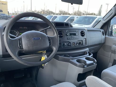 Used 2011 Ford E-350 and Econoline 350 XLT image 14