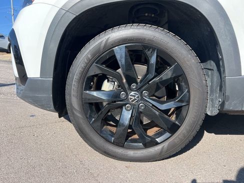 Used 2023 Volkswagen Taos SE image 7