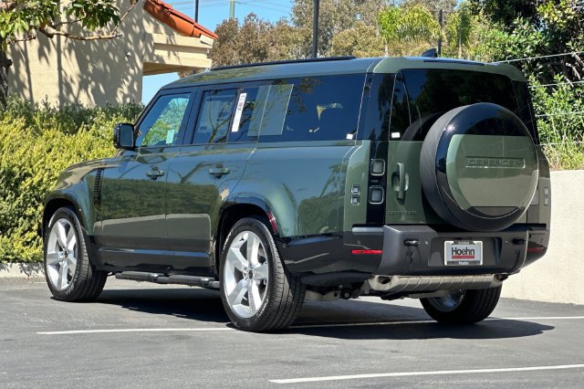 New 2026 Land Rover Defender 130 X-Dynamic SE AWD/4WD image 3