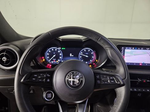 Used 2025 Alfa Romeo Tonale w/ Premium Package AWD/4WD image 14