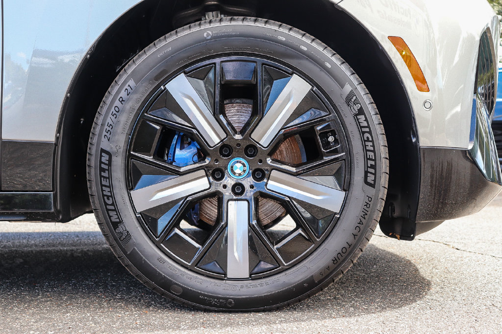 Certified 2025 BMW iX xDrive50 w/ Sport Package AWD/4WD image 9