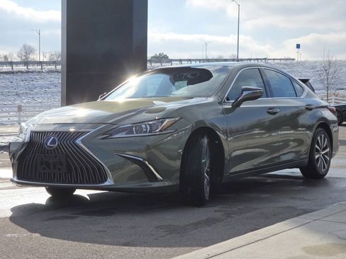 Used 2020 Lexus ES 300h w/ Premium Package image 22