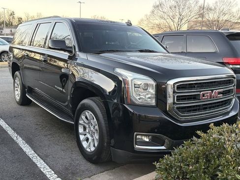 Used 2018 GMC Yukon XL SLT image 3