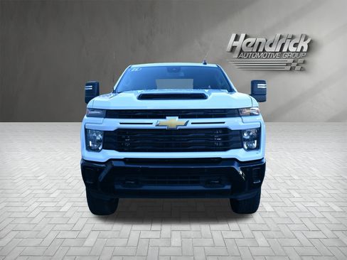 Used 2025 Chevrolet Silverado 2500 Custom w/ Custom Value Package image 3