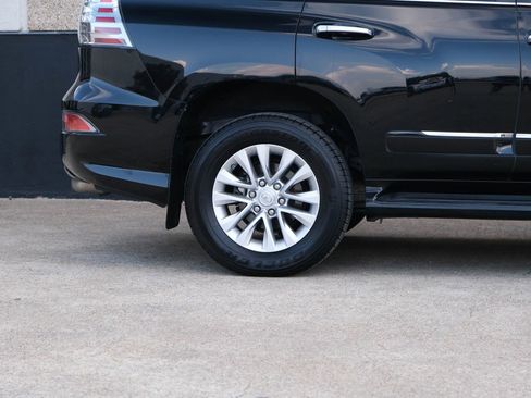 Used 2017 Lexus GX 460 Premium w/ Premium Package AWD/4WD image 12