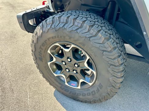 Used 2023 Jeep Wrangler Rubicon w/ Steel Bumper Group image 9